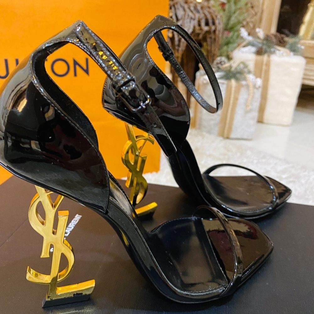 Yves Saint Laurent Patent Leather Heels 7.5 | 37.5 Black